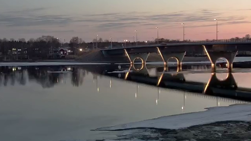 Ögonblicket ses här fångat av Kalix kommuns webbkamera.