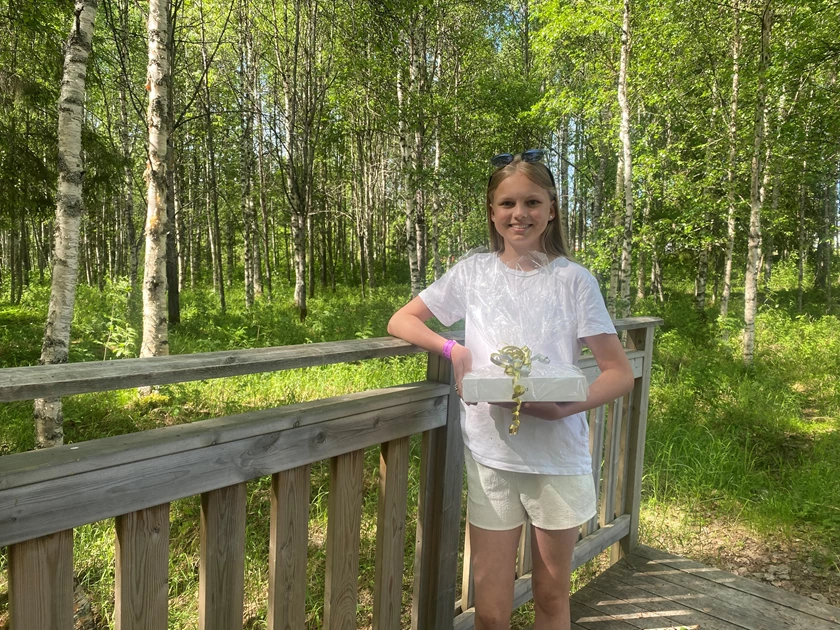 Hilda Svanberg som går i Klass 6 på Innanbäckens skola vann Skrivartävlingen 2024 med sin berättelse Barn med svarta ögon.
