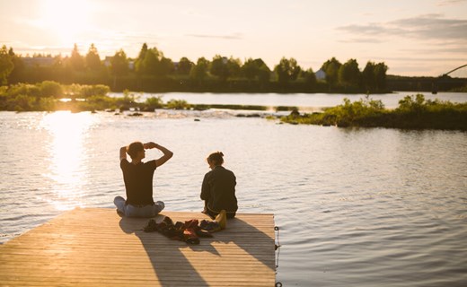 Sommar på bryggan. Foto: Matilda Mariadotter.