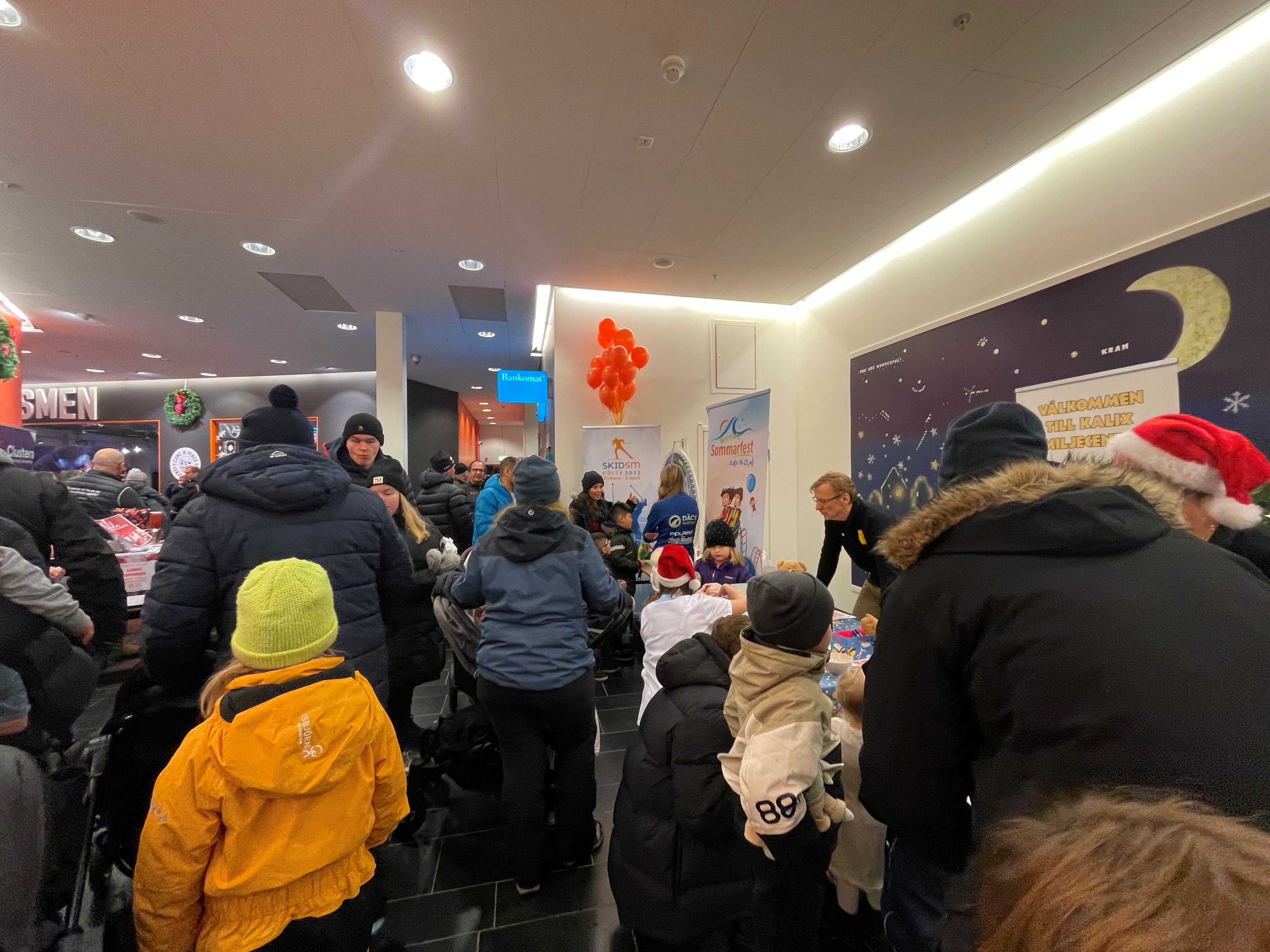 Mingel bland besökare på Hemvändarkalaset