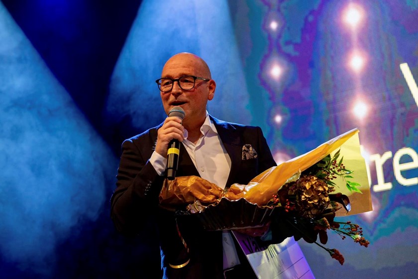 Joakim Abrahamsson tar emot Hederspriset på Föreningsgalan 2024.