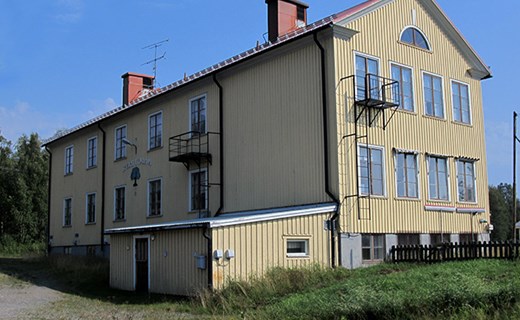 Före detta skolan i Ryssbält. Foto: Viktor Nilsson.