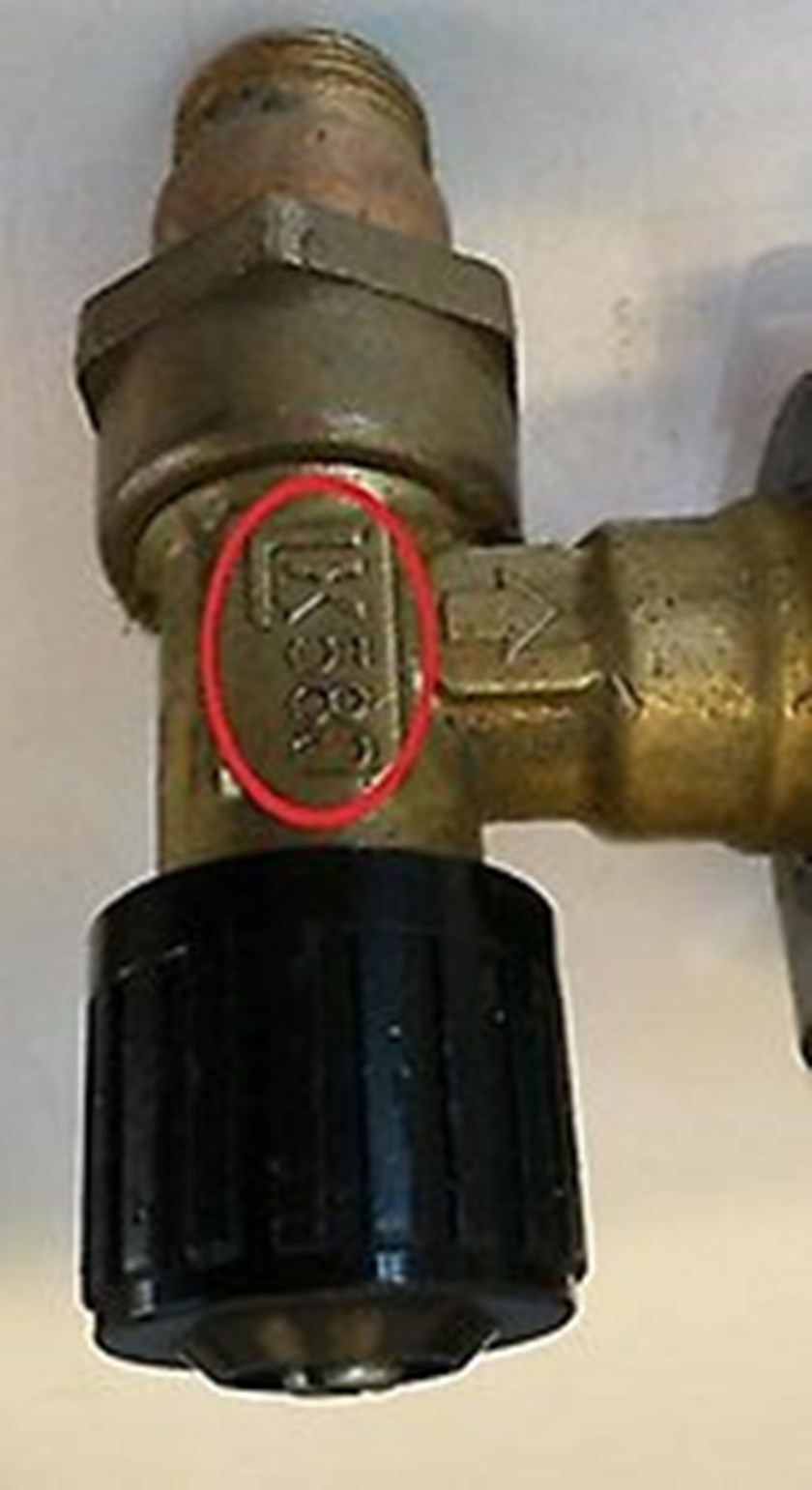 Ventilen LK 580 har svart ratt och är märkt LK 580. Har du en sådan måste den bytas ut omedelbart