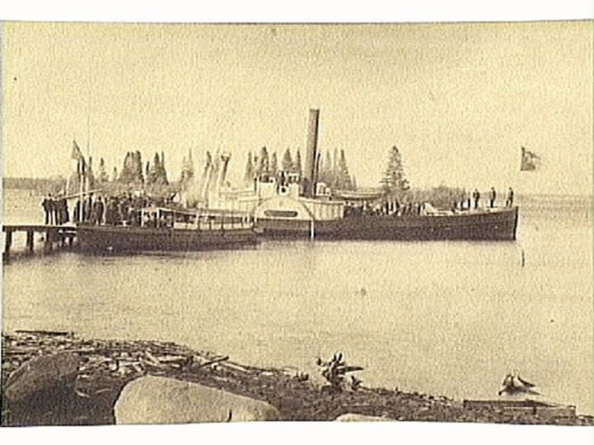 Historisk bild av ångbåt till Nordanskär