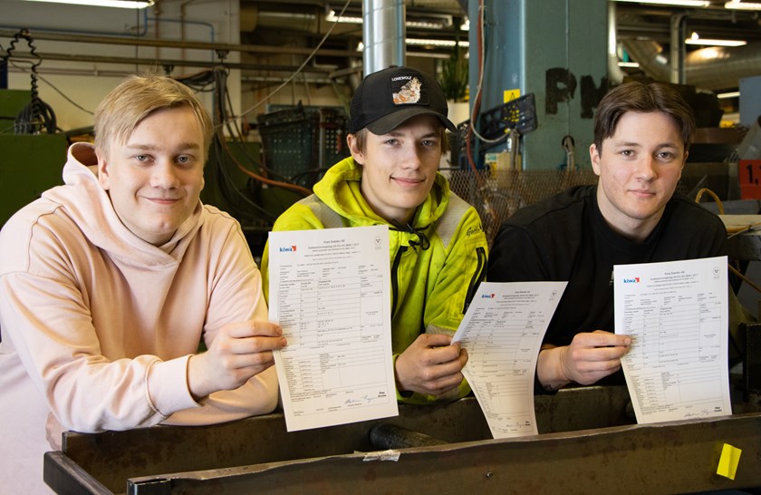Furuhedsskolans första SS-EN ISO 9606-1 svetscertifikat tilldelades Kim Enholm, Oliver Eastwood-Johansson och Albin Hellman.