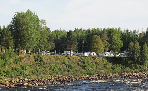Kamlunge camping med älven. Foto: Viktor Nilsson.